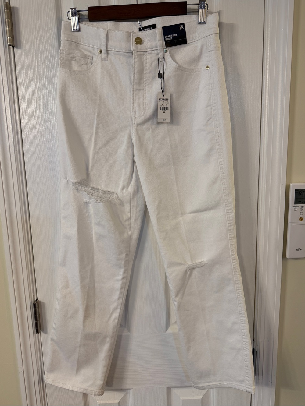 NWT Express High Rise Straight Ankle Distressed White Jeans | Size 6R